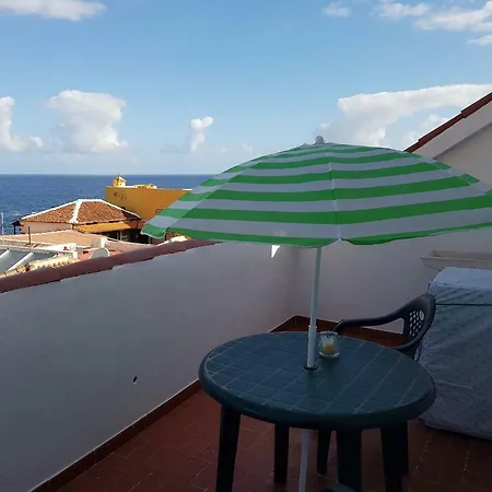 Atico Con Vistas Al Mar, *